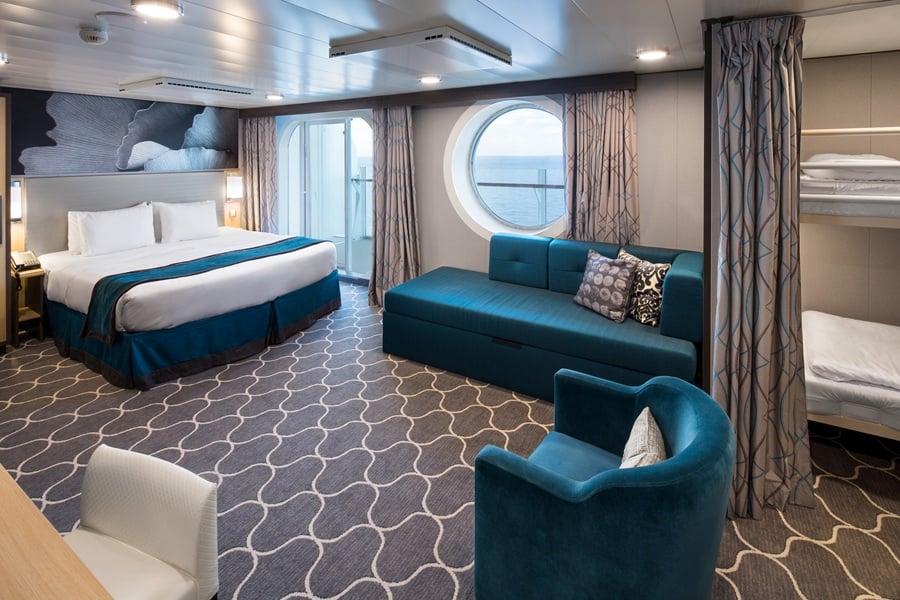 С балконом Ultra Spacious Ocean View Stateroom with Balcony (1A)