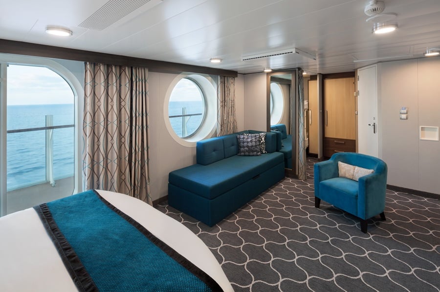 С балконом Ultra Spacious Ocean View Stateroom with Balcony (1A)
