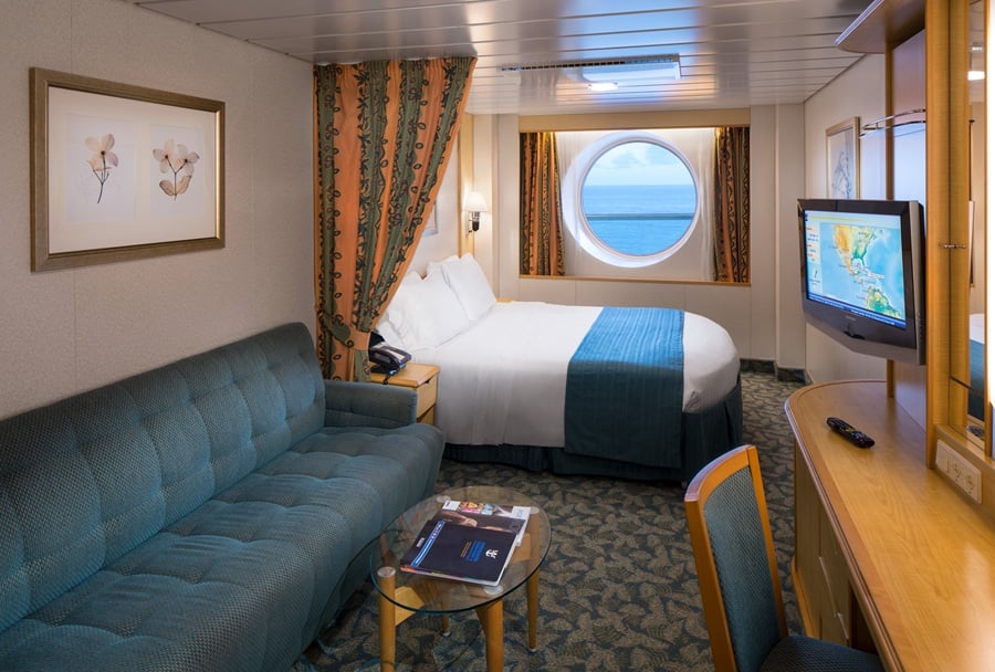 С окном Spacious Ocean View Stateroom (3M)