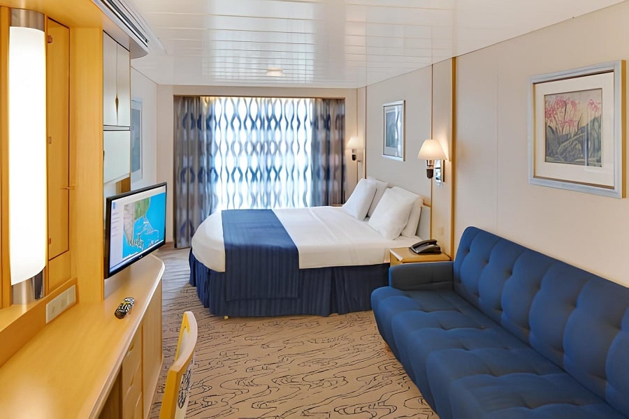 С балконом Spacious Ocean View Balcony (3B)