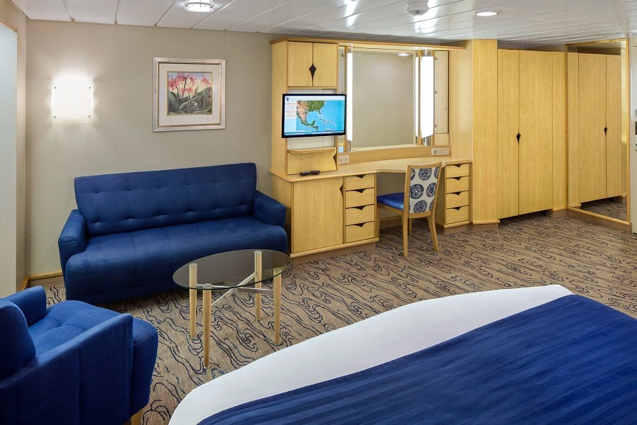 С окном Ultra Spacious Ocean View Stateroom (1K)