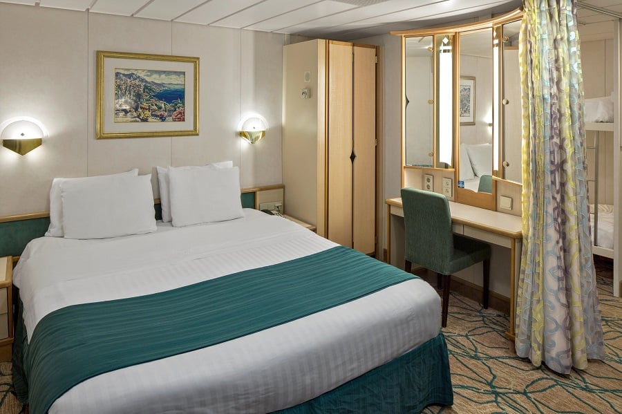 С окном Family Ocean View Stateroom (1K)