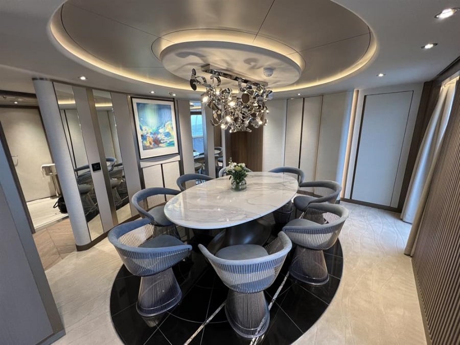 Сьют с балконом Owner's Residence (OR)