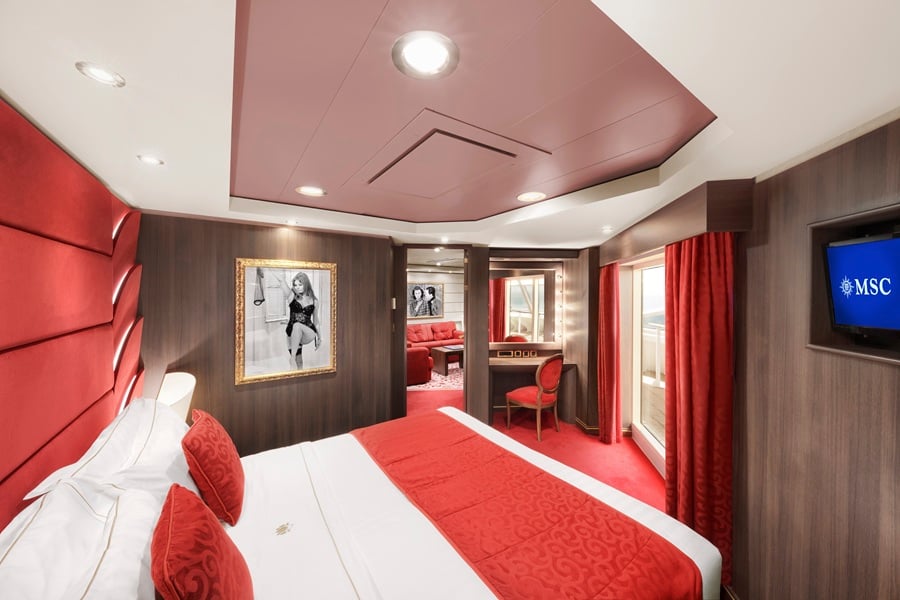 Сьют Family Suite with Balcony Yacht Club (YCT)