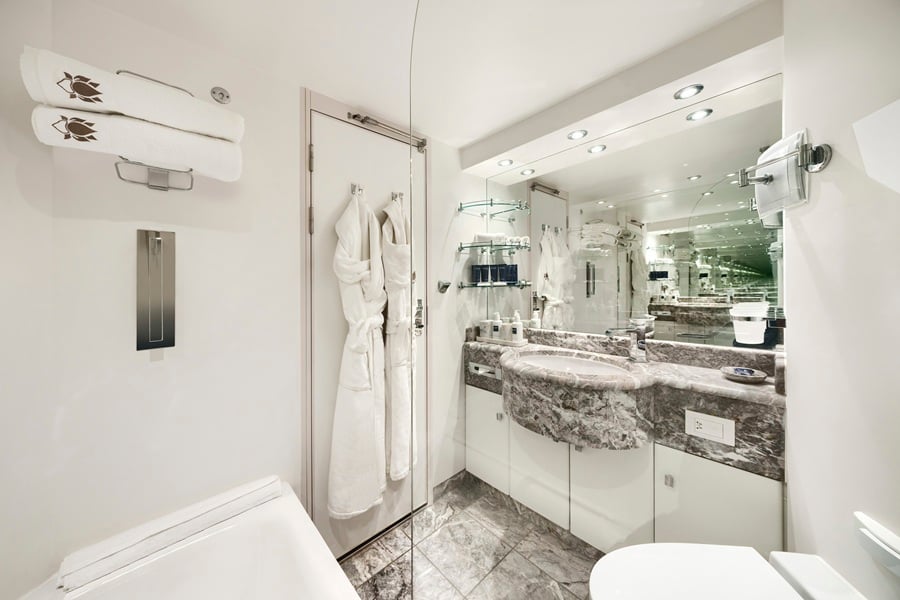 Сьют Family Suite with Balcony Yacht Club (YCT)
