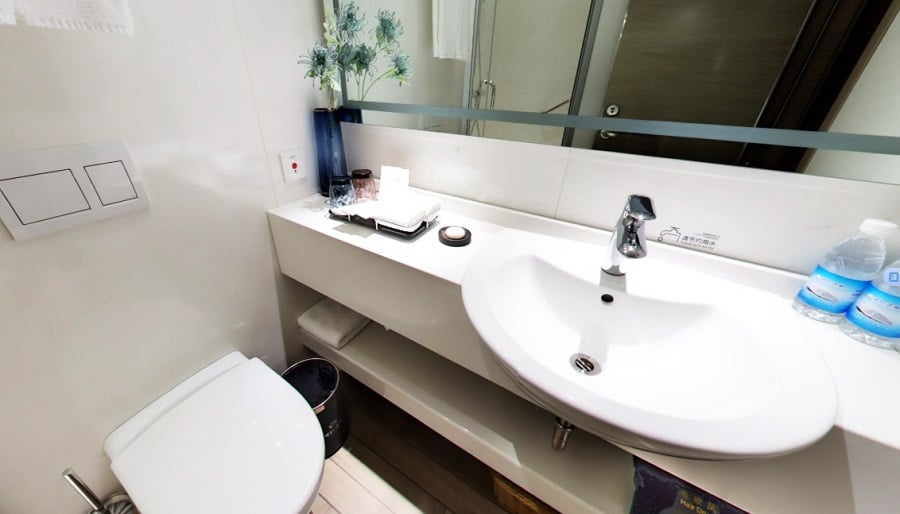 Делюкс с балконом 1-местный (Палуба 2)