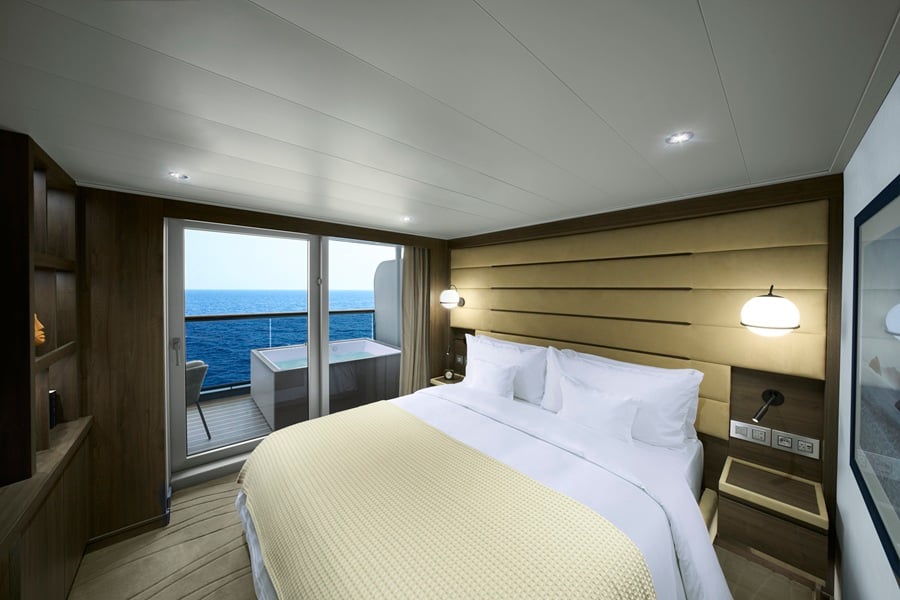 Сьют с балконом Cove Residence (COJ)