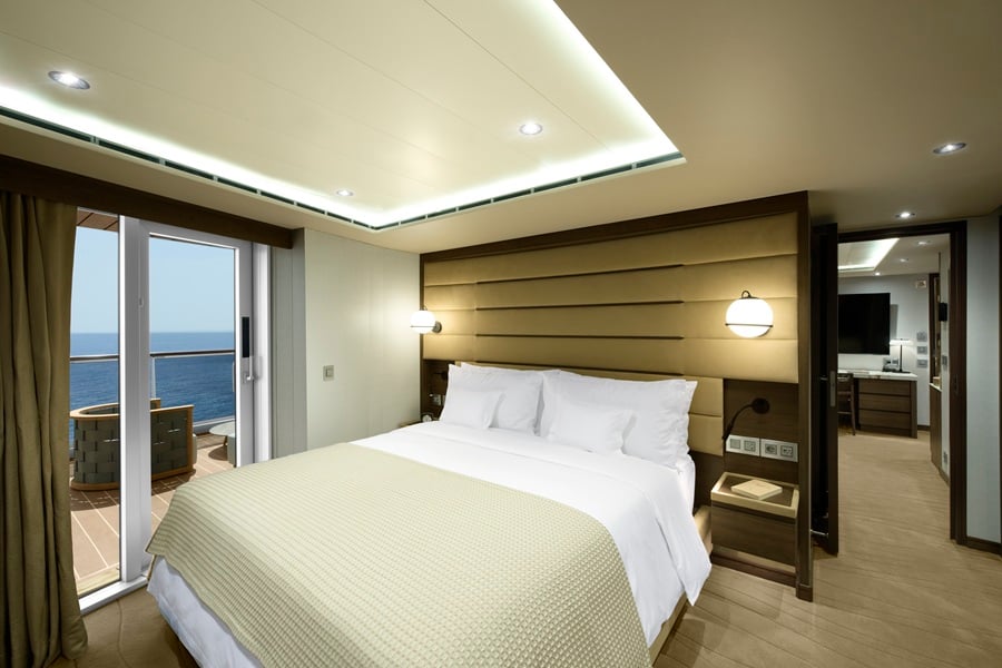 Сьют с балконом Serenity Residence (SR)