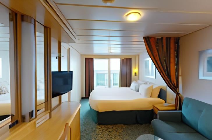 С балконом Spacious Sunset Ocean View Balcony (SG)