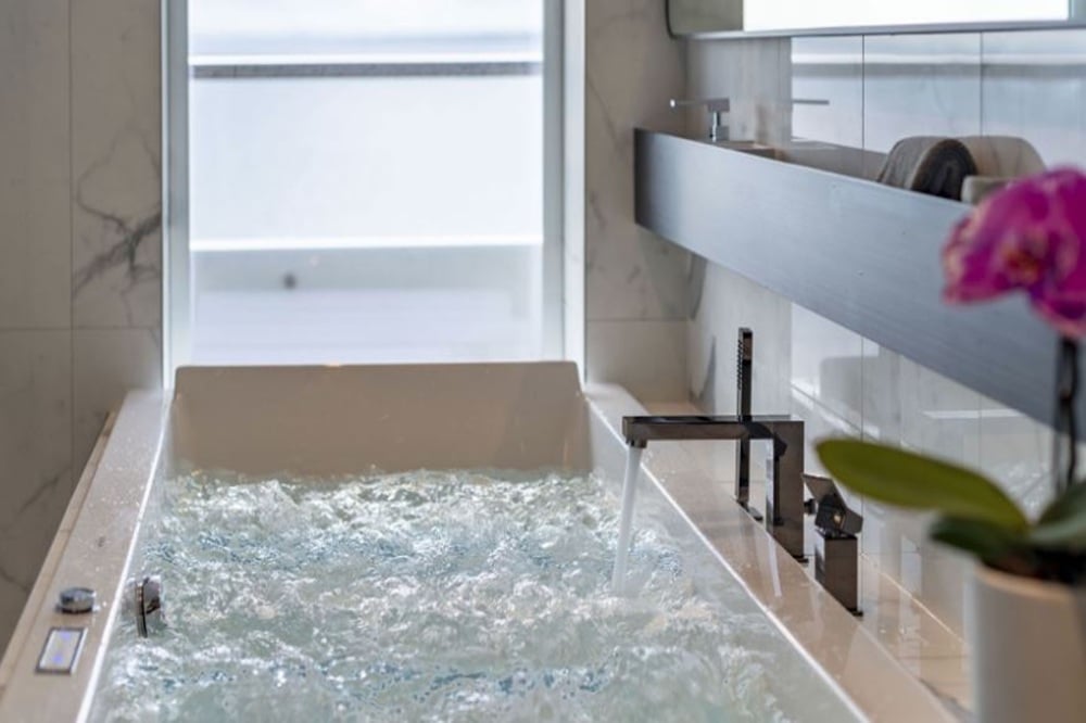 Spa Suite (S)